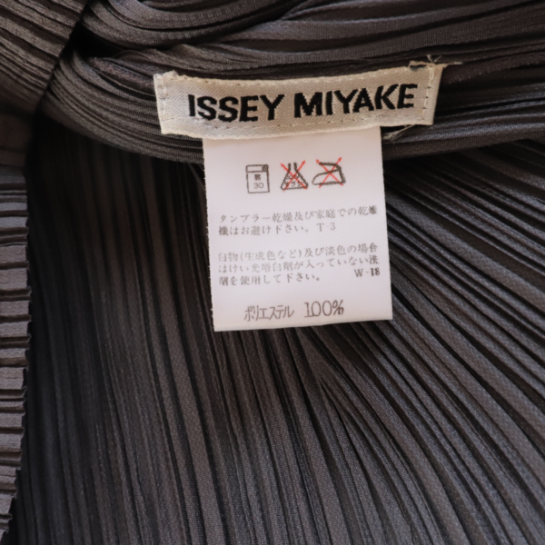 Issey Pleated Gray Tank Tag