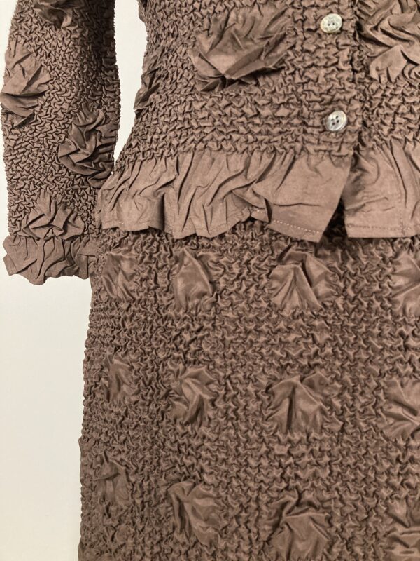 peplum yoshiki hishinuma brown skirt set detail